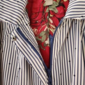 CHICO'S hooded raincoat EUC